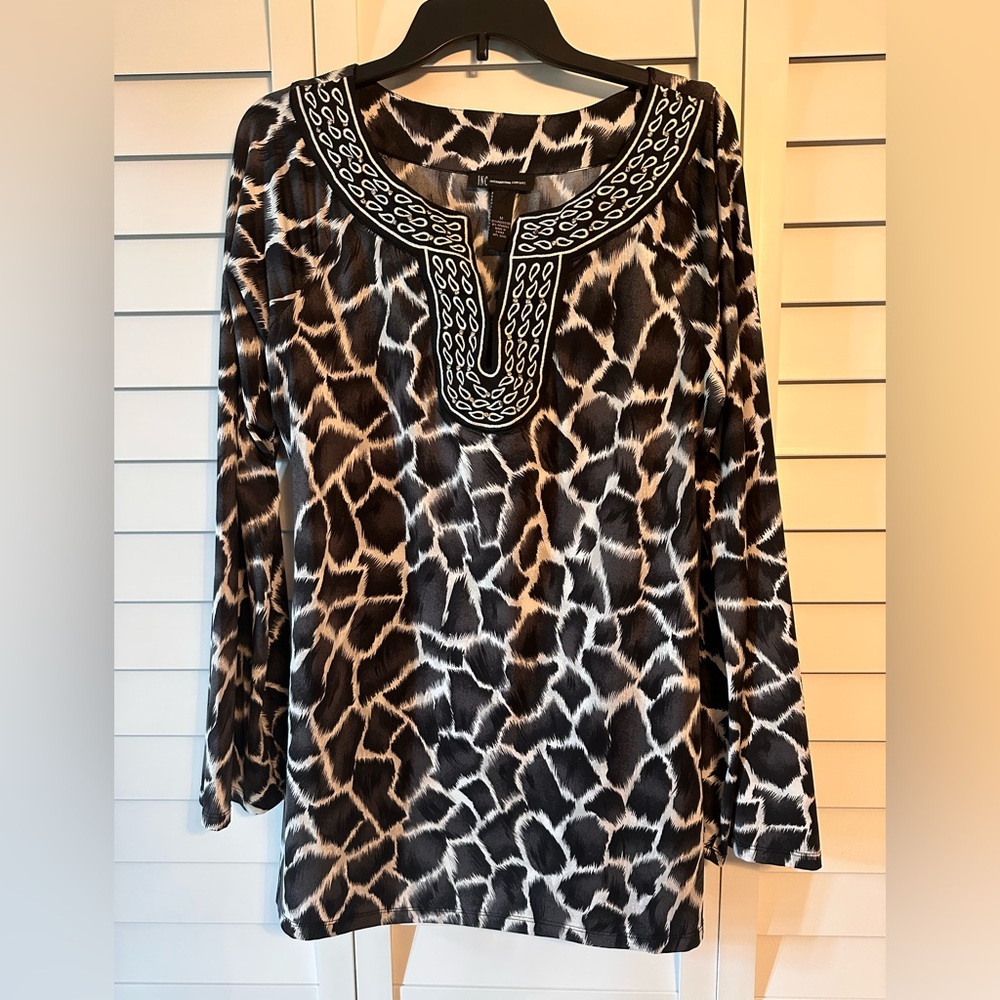 INC International Concepts Black and White long sleeve animal print top